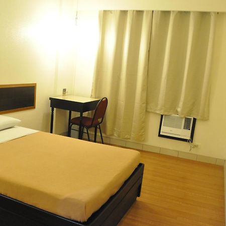 Iloilo Midtown Hotel Extérieur photo