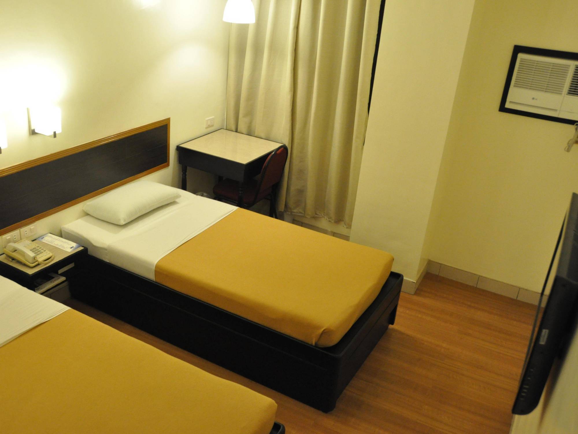 Iloilo Midtown Hotel Extérieur photo